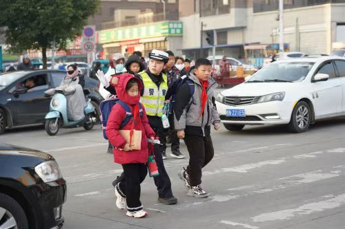 平安守护上学路