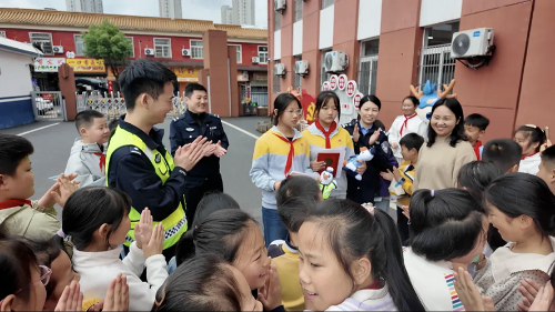 拾金不昧好少年，点赞闪闪发光的你们！