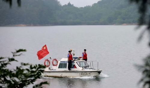 “水上警务”守护碧水清波