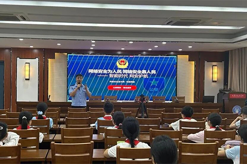 六安警方开展网络安全主题宣传活动